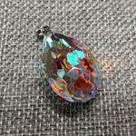 虹の結晶 ビビッド涙型ラフカット ペンダントトップ VD-418