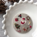 リネン生地刺繍ブローチ
