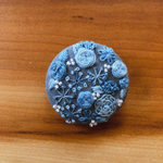 ビーズ刺繍 青い花（ヘアゴム/ブローチ）