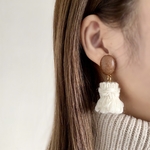 wool tassel 大ぶりピアス/イヤリング