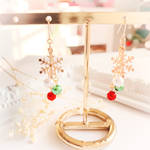 雪の結晶とパールのクリスマスイヤリング【ノンホールピアス/ギフト対応】（クリスマス・冬・プレゼント）