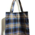水色×白いタータンチェックのA4大きめトートバッグ＊軽い＊ポケット付き＊エコバッグ