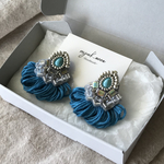 Blå havet（piace or earring）ビーズ刺繍　フリンジ　ターコイズブルー ピアス