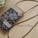 リバティ　スマホiphoneポシェット　YOSHIE　紺