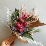 ピンクの薔薇のスワッグ
