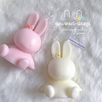 ✿ BOXラッピング込 ✿ おすわりうさぎ 花飾りver.