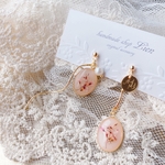 揺れる パステルピンク flower アシメトリーピアス/イヤリング