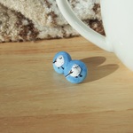オーダー作品『シマエナガ』刺繍のくるみボタンピアス13mm