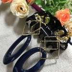 ブルーの大人かっこいいイヤリング