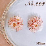 小さな小さなお花のブーケ　可憐なピンクのお花を花束に　本物のお花のブーケピアス　イヤリング　