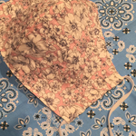 室内のお仕事）スイートピンクペンタッチ花柄ふわぽこコットン×白リップルコットン立体マスクいたくないひも