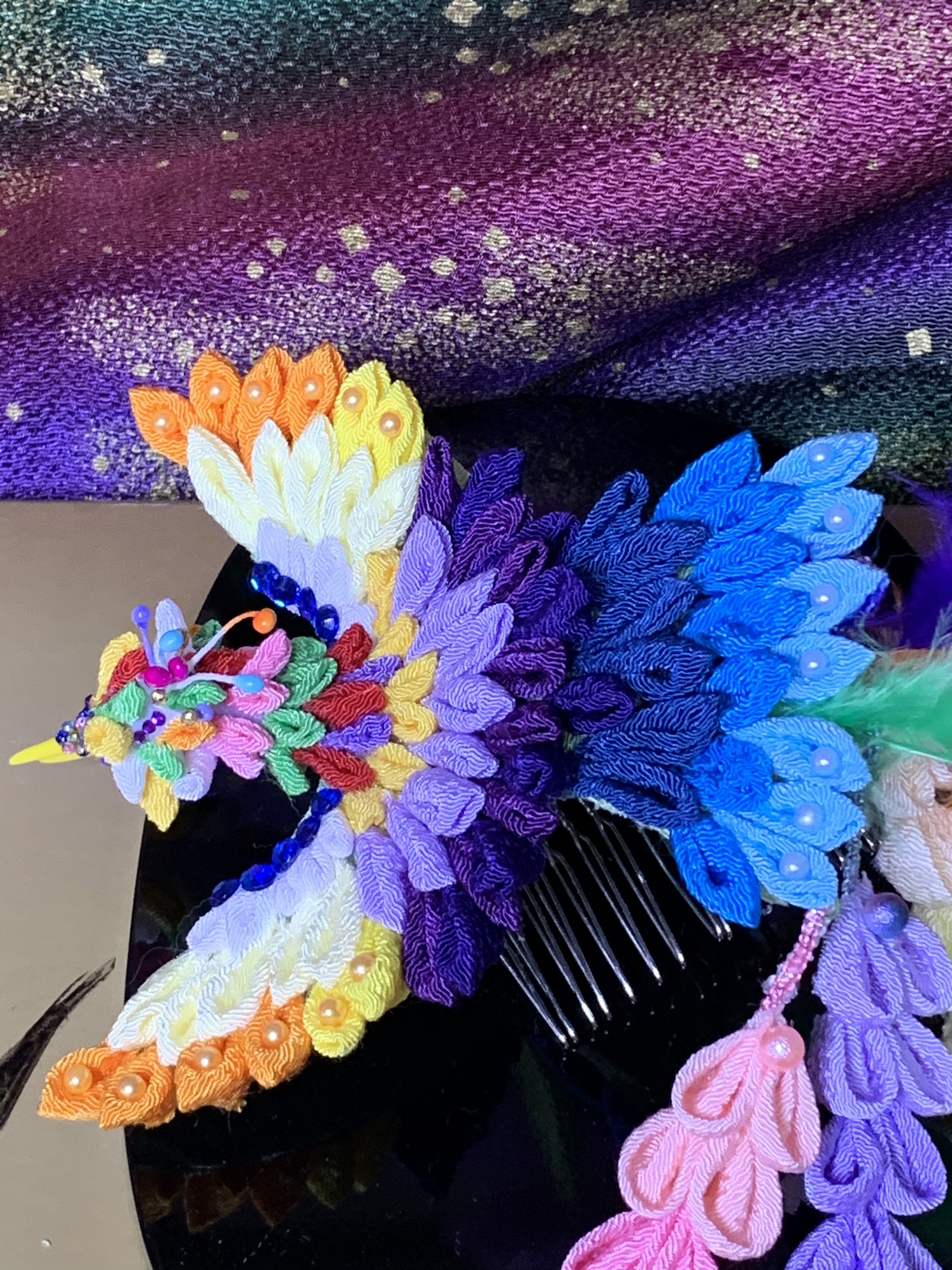 つまみ細工の鳳凰（ほうおう）簪