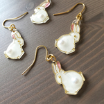 パールのしっぽうさぎのピアス