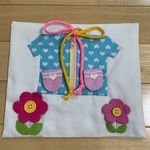 〈再販〉手作り・布・よくばり知育玩具・水色・ハート・お花