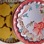 ☆カルピスバターのショートブレッド缶　ストロベリー味（お菓子のミカタ・ハミング缶）