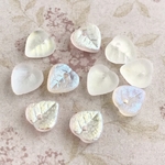 【8x7㍉ 10個】リーフビーズ＊frozen white ＊チェコビーズ＊白＊ホワイト＊オーロラ＊AB＊葉＊すりガラス＊フローズン＊雪＊氷＊アイス