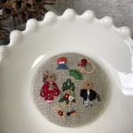 リネン生地刺繍ブローチ