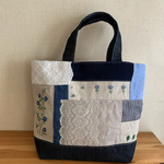 青いバラの刺繍　パッチワークあトートバッグ