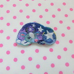 刺繍ブローチ　星柄のウシさん