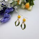 チューリップ（黄色）ピアス／イヤリング