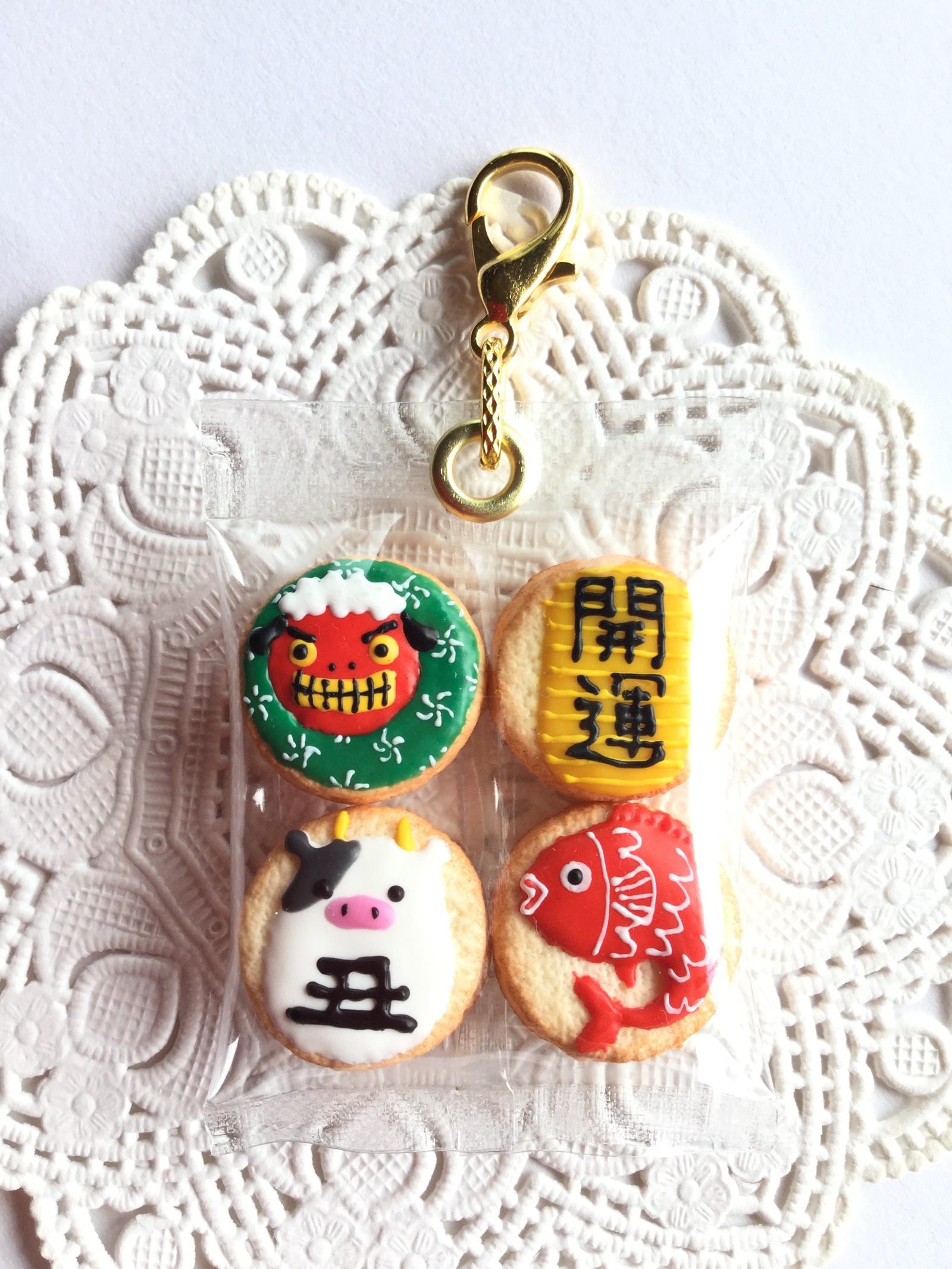 Ryuusa☆クッキー＆シュークリームチャーム☆フェイクスイーツ Ryuusa☆クッキー＆シュークリームチャーム☆フェイクスイーツ