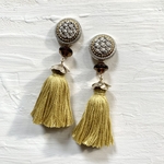 シルバー×ピスタチオタッセルピアス