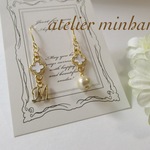 選べるイニシャルのお花コットンパールピアス(white)