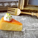 ベイクドチーズケーキのストラップ