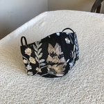 花柄刺繍生地の立体マスク