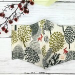 ＜送料無料＞立体マスク（大人用）☆.｡.:*北欧風森と動物柄＊コットン×三重ガーゼ＊オフホワイト地×緑色系＊0712c