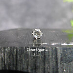 クリアクォーツ・ピアス　3mm（片耳）