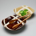 三つ足大鉢ペア（ﾎﾟﾋﾟﾝｽﾞ ｸﾛｽ）天目&栗毛