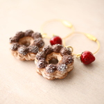 ドーナツのバッグチャーム　（スイーツデコ　フェイクスイーツ）