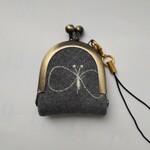 再販 ミナペルホネン choucho 小さいがま口 バッグチャーム