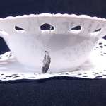 sale　フェザーモチーフのプチチェーンネックレス