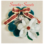 【定形外送料無料】②ほっこり毛糸玉と大きなポインセチアの白猫さんリース