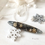 雪結晶のブラックヘアクリップ