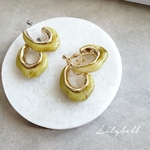 Pistachio acrylic drop gold pierce / earring