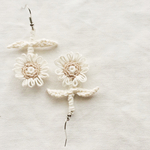 お花ピアス(ホワイト)