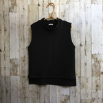 　★SALE★ブラックのハイネックベスト
