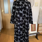 【NEW】黒の花柄ワンピース