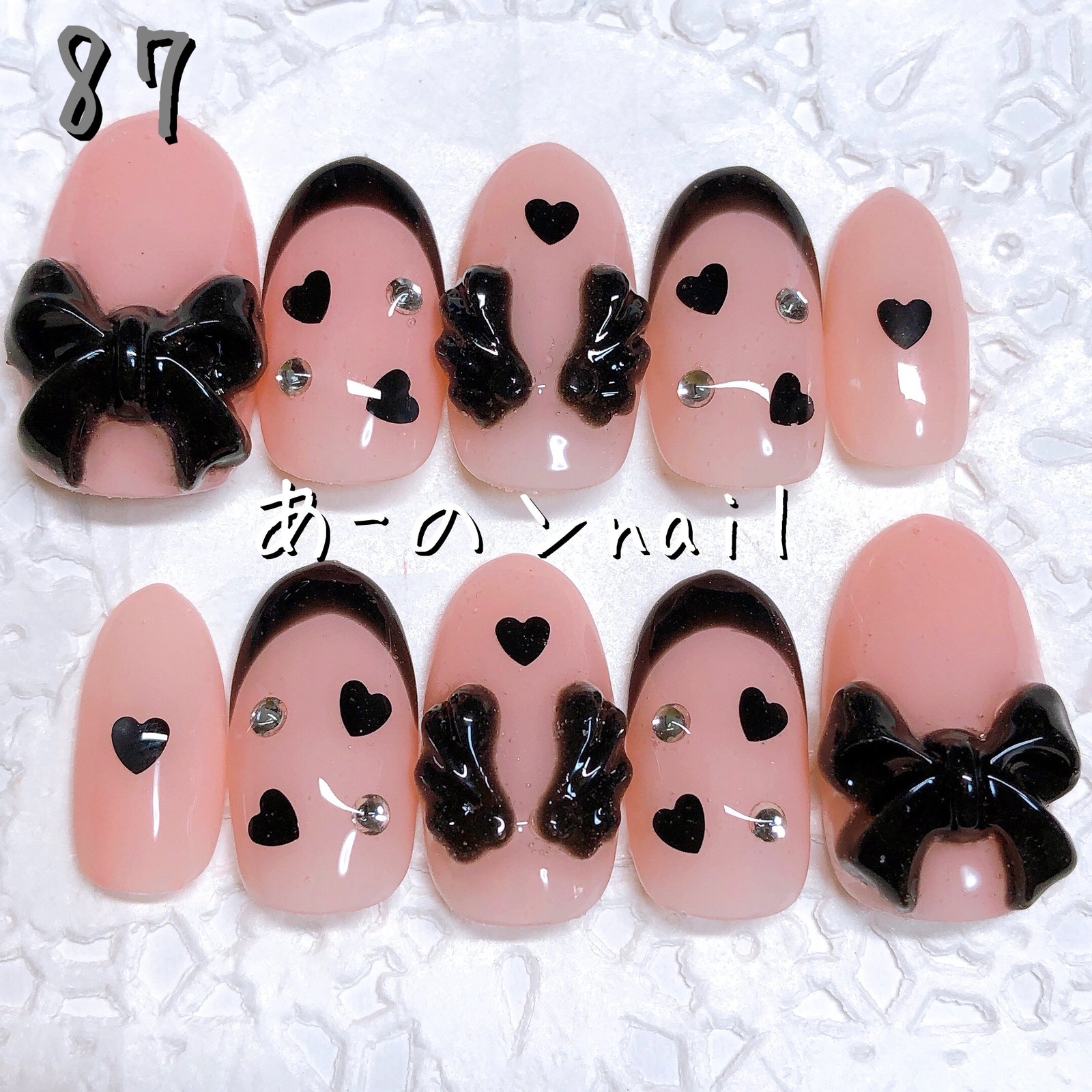 ガーリー黒フレンチリボンニュアンスネイル ピンクベージュ