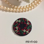 赤い実のクリスマスリース ブローチ／ヘアゴム