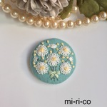 マーガレットとかすみ草の花束　ブローチ／ヘアゴム