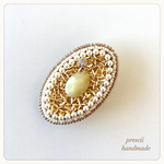 ビーズ刺繍ブローチ　Oval(Opal)