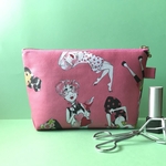お洒落な女の人柄（ピンク）　化粧ポーチ マスク入れ プチギフト USAコットン  マチ付き ファスナーポーチ プレゼント交換