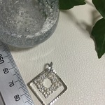 スクエアのペンダントトップ🌙