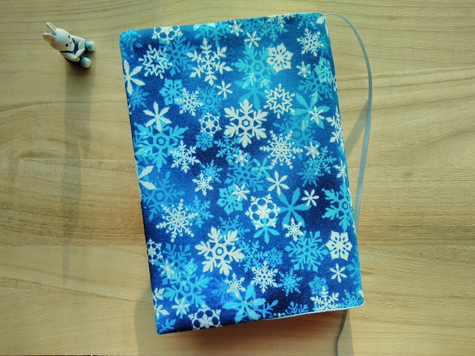 雪の結晶 - ブックカバーの人気通販 minne 国内最大級のハンドメイド・手作り通販サイト 雪の結晶 - ブックカバーの人気通販 minne 国内最大級のハンドメイド・手作り通販サイト