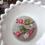 リネン生地刺繍ブローチ