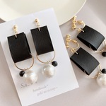 Black*﻿ブラックレザー モノトーンコットンパール ピアス イヤリング